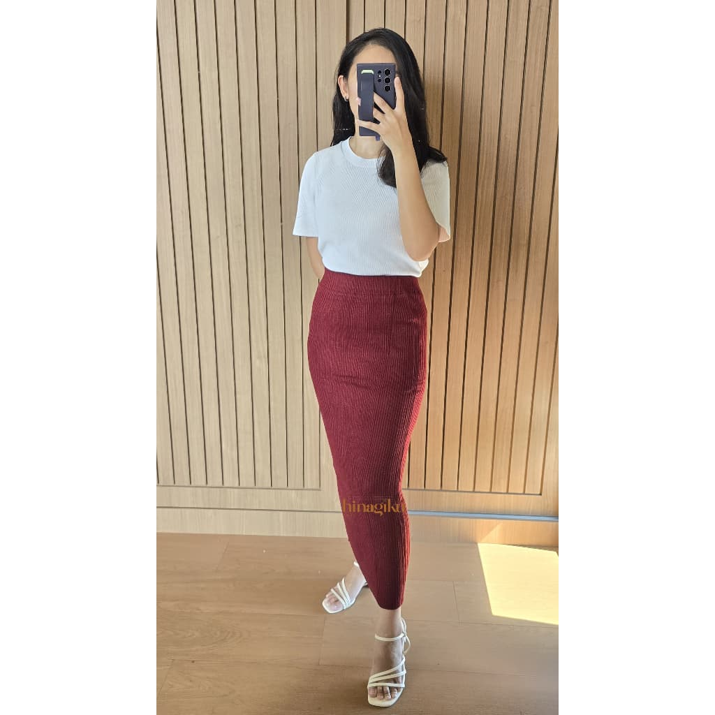 HNGK Sleek Knit Skirt 4